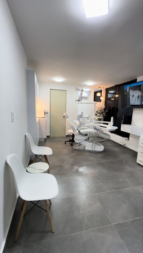 Sala de tratamiento con área de espera