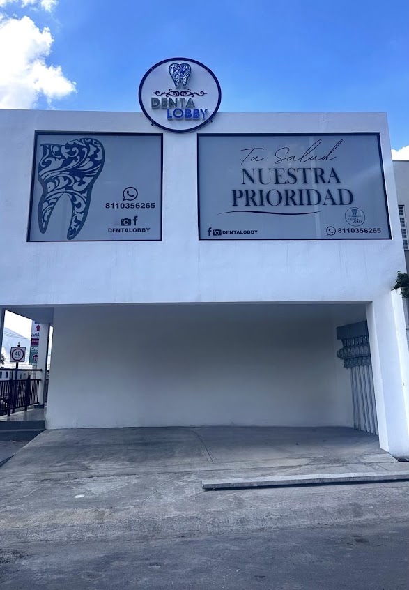 Fachada de DentaLobby Las Lomas, Bosque Sajón 424, García, N.L.